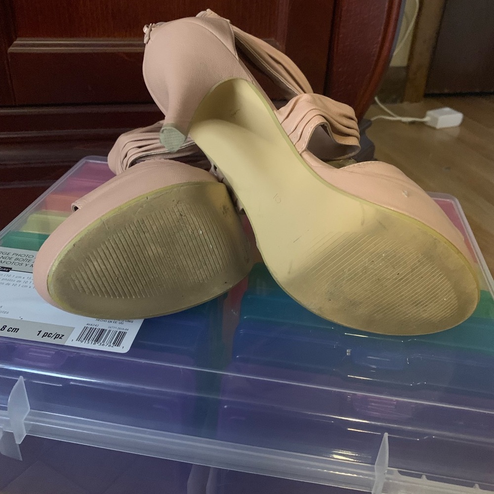Heels - Picture 2 of 5